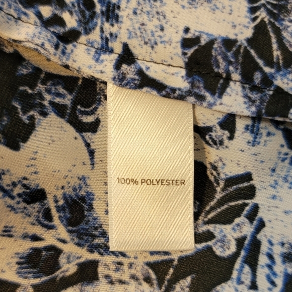 Chelsea28 Faux Wrap Sleeveless Floral Blouse Loose Blue Pullover Lightweight‎ V - Picture 10 of 13